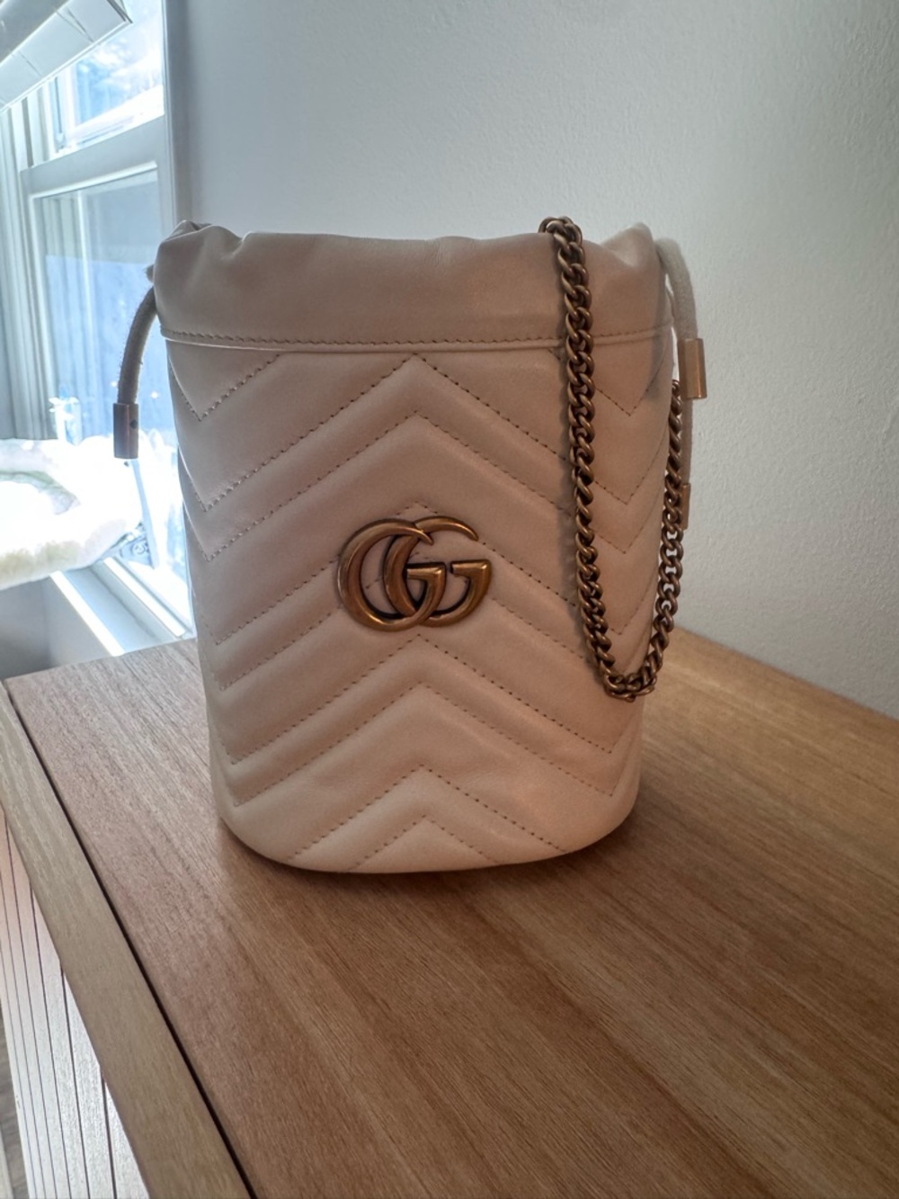 Gucci Chevron Quilted Bucket Bag in Cream with Gold-Tone Hardware